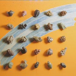 Genesis, 2000, Betonguß, Schlagmetall, Acryl,  1m x 1m 