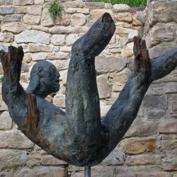 Koyaanis III, 2003, Betonguß, H. 90 cm